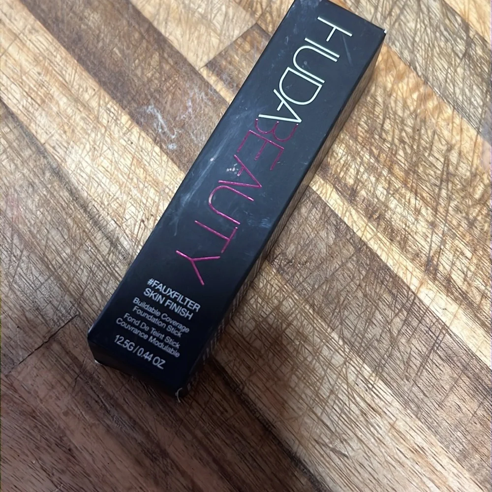 ⚡️💕Huda Beauty Shortcake Foundation Stick